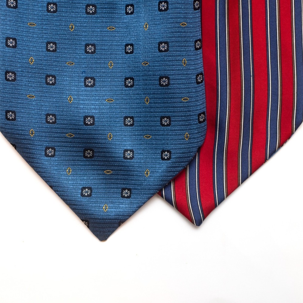 Camellucci Men's Cravat Ascot Tie Gift Box Striped 100%Silk Blue Red Reversible‎